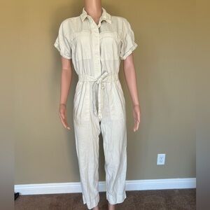 Universal Threads Chic Beige Button-Front Jumpsuit. Size 2.